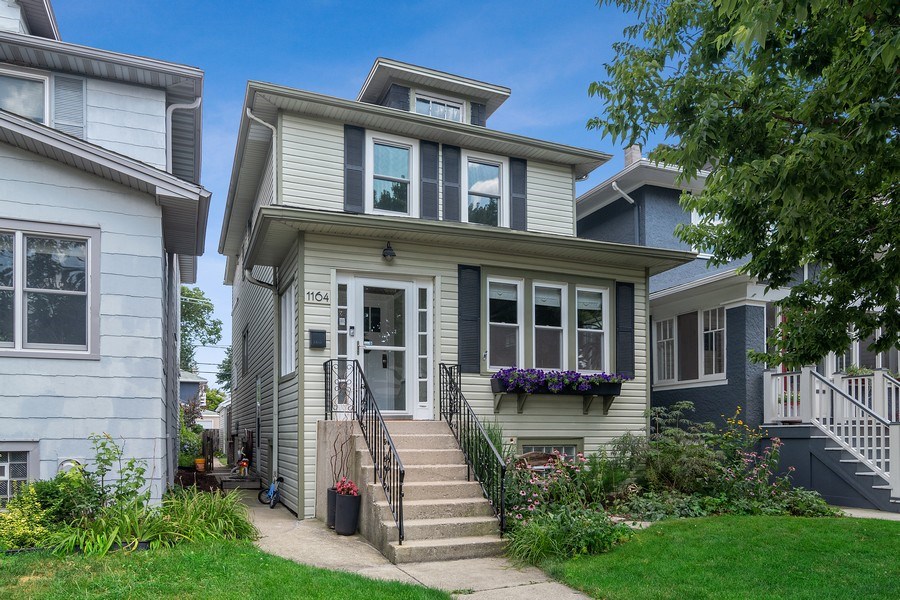 The Chicago Real Estate Local New for Sale! Oak Park house 349,900
